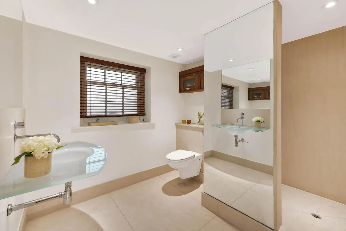 Image 3 of Elegant Knightsbridge Townhouse by Harrods