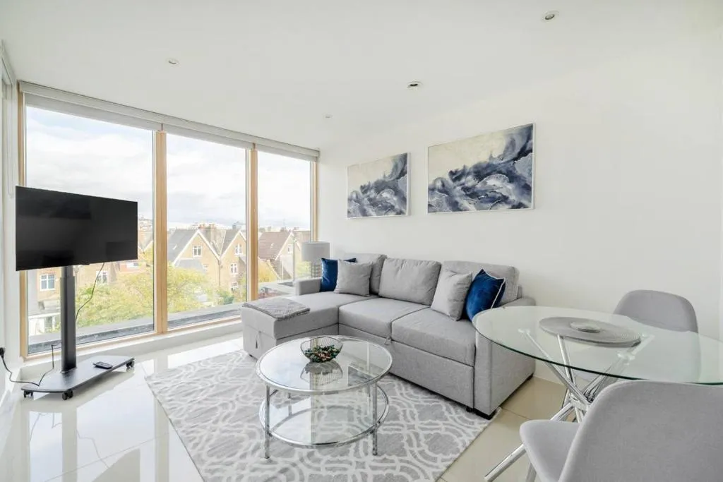 Image 1 of Elegant One Bed Penthouse with Terrace
