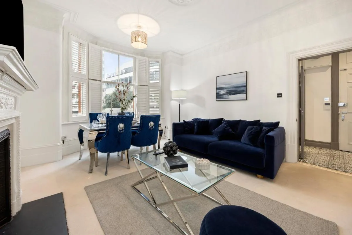 Image 3 of Elegant Oxford Circus-Marylebone apartment