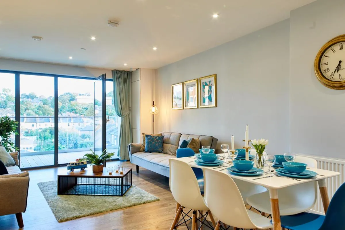 Image 4 of Elegant Plus Luxury Apartments
