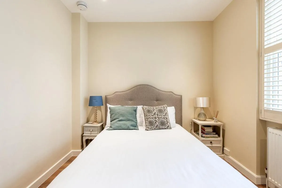 Image 5 of Elegant Two Bedroom Flat in Redcliffe Gardens