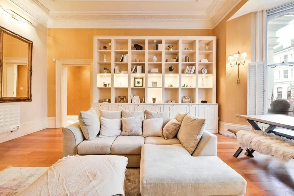 Image 5 of Elegant Victorian Flat Near Chelsea Embankment