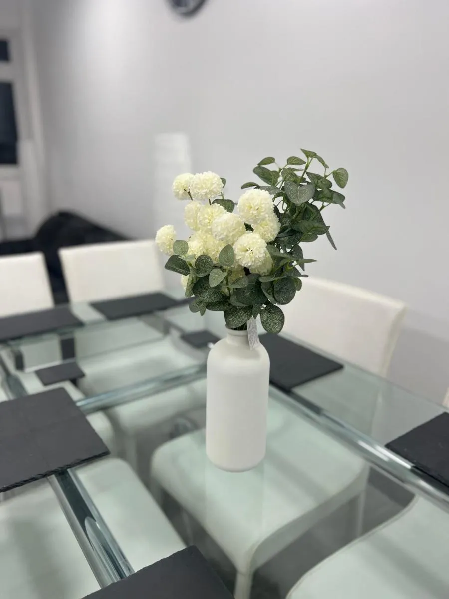 Image 4 of Elegant West Hampstead Stay 3BR