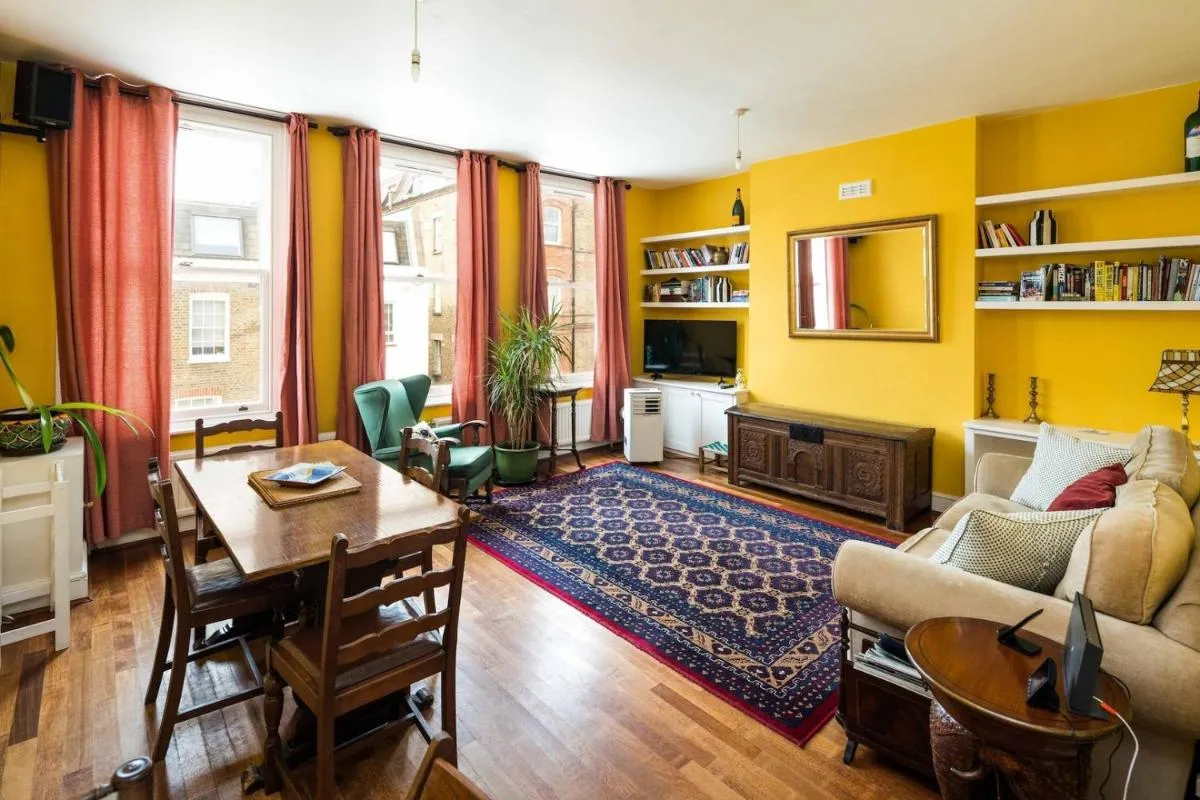 Image 4 of Elegant and Peaceful 2BD apt – Barons Court/London