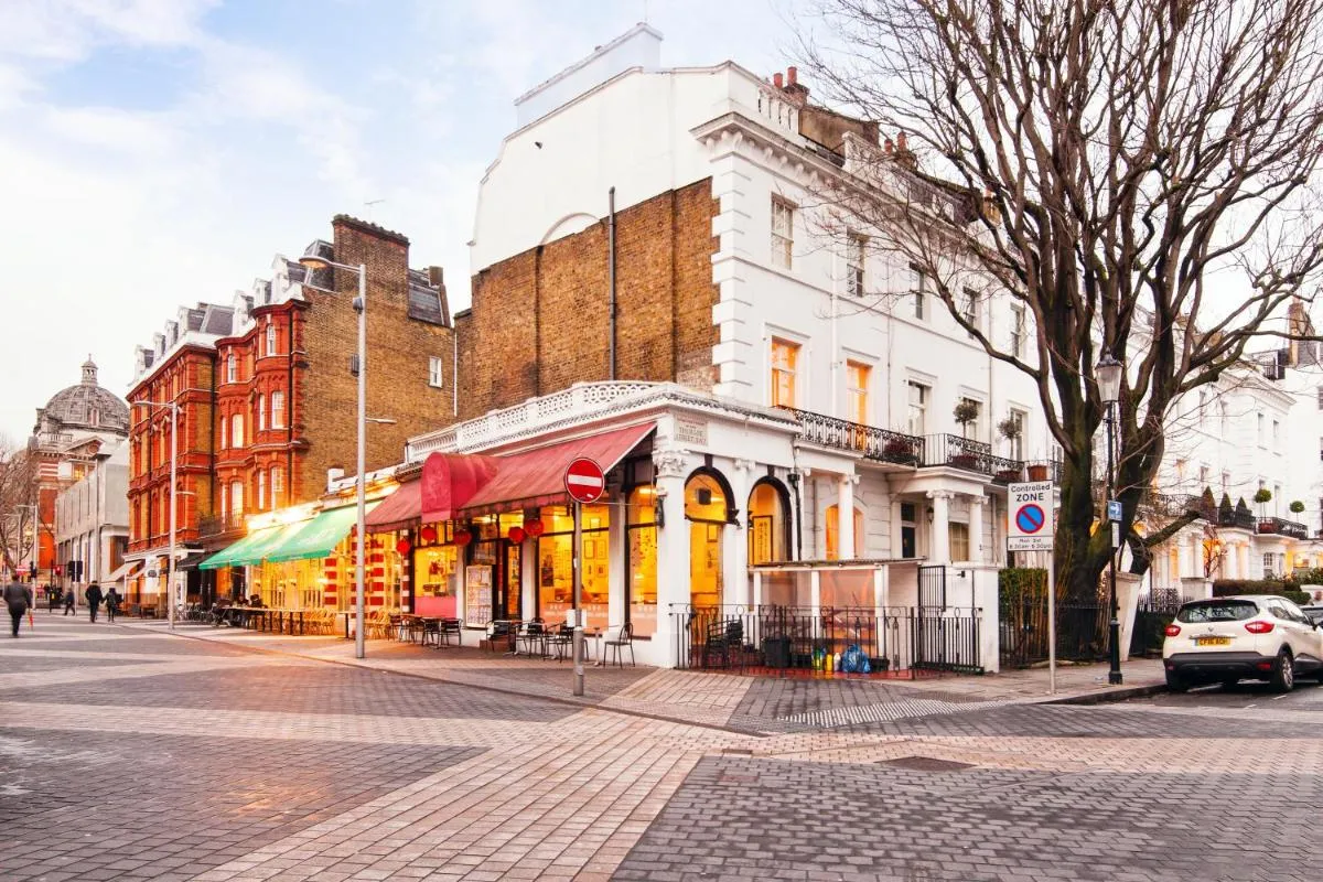 Image 5 of Elicia’s South Kensington Apartment