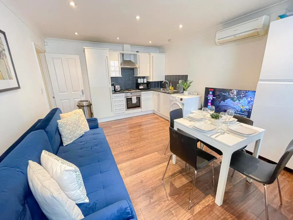 Image 1 of Embankment 2-Bed Flat with AC near Charing Cross, Trafalgar Square, London Eye, Big Ben