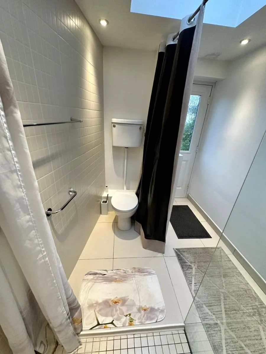 Image 4 of EnSuite Double Room With Own Entrance London – IG8 – Free on street parking