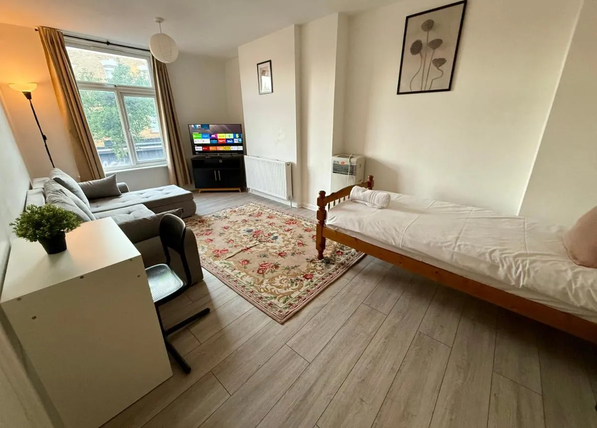 Image 4 of Enormous Family Flat (7 guests)