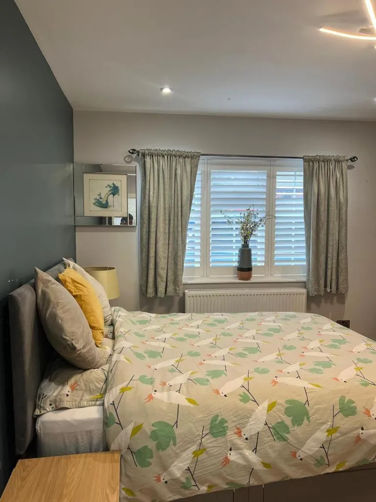 Image 4 of En-suite Double Room – Private Entrance & Free Parking