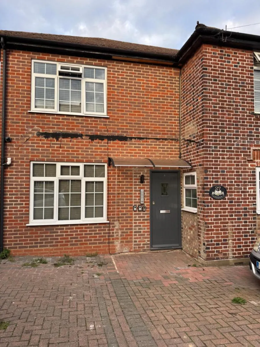 Image 5 of En-suite studios near Wembley Stadium