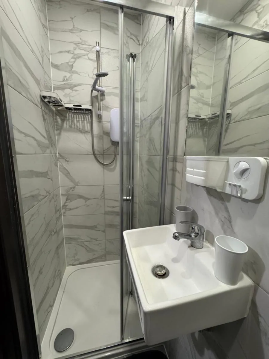 Image 3 of En-suite studios near Wembley Stadium
