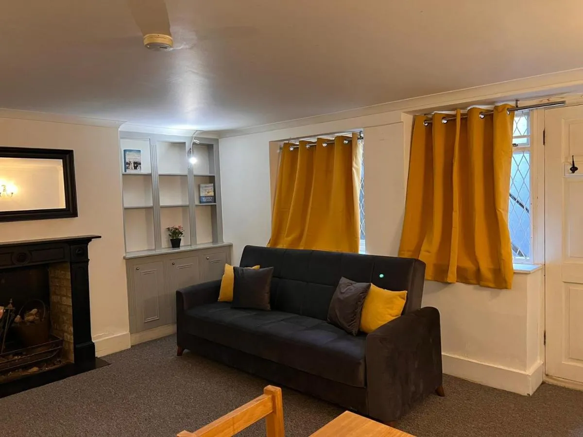 Image 5 of Entire 2-bedroom Flat in Camden