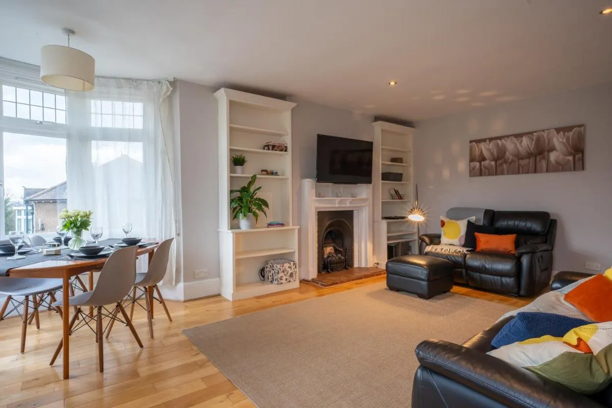 Image 5 of Entire home in Streatham with lovely views & ultra fast Wi-Fi