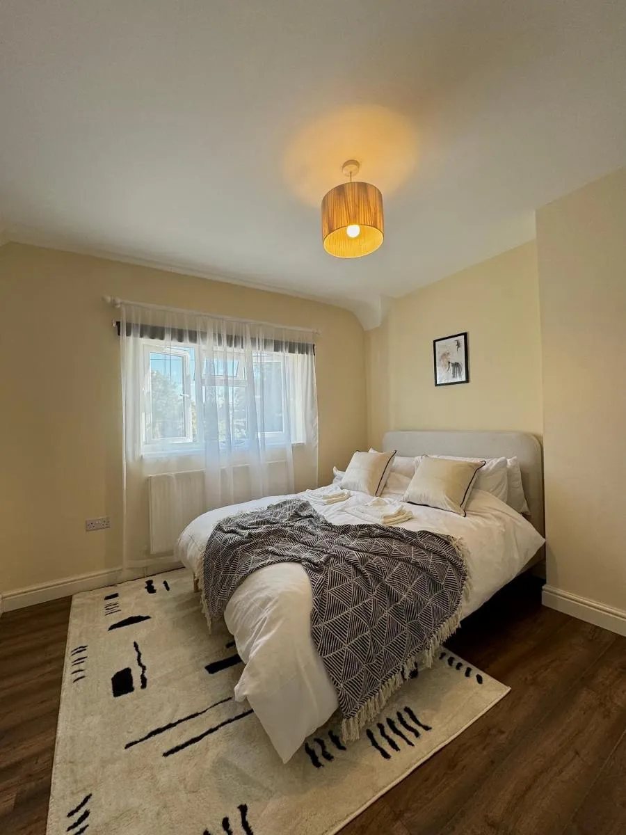 Image 4 of Enyo House Brentford London