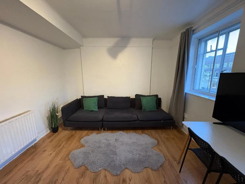 Image 1 of Essex Apartment