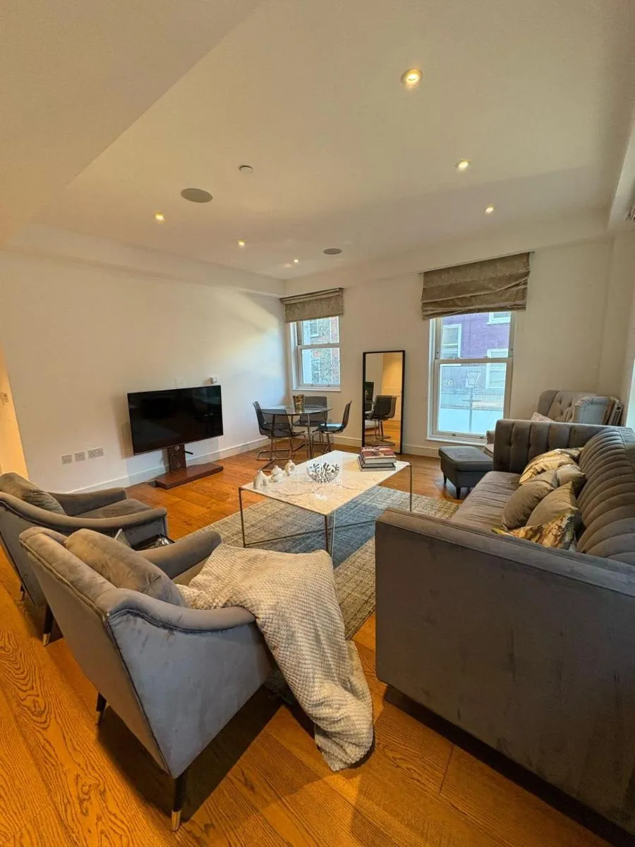 Image 5 of Estatesmen Selfridges Oxford Street Apartment