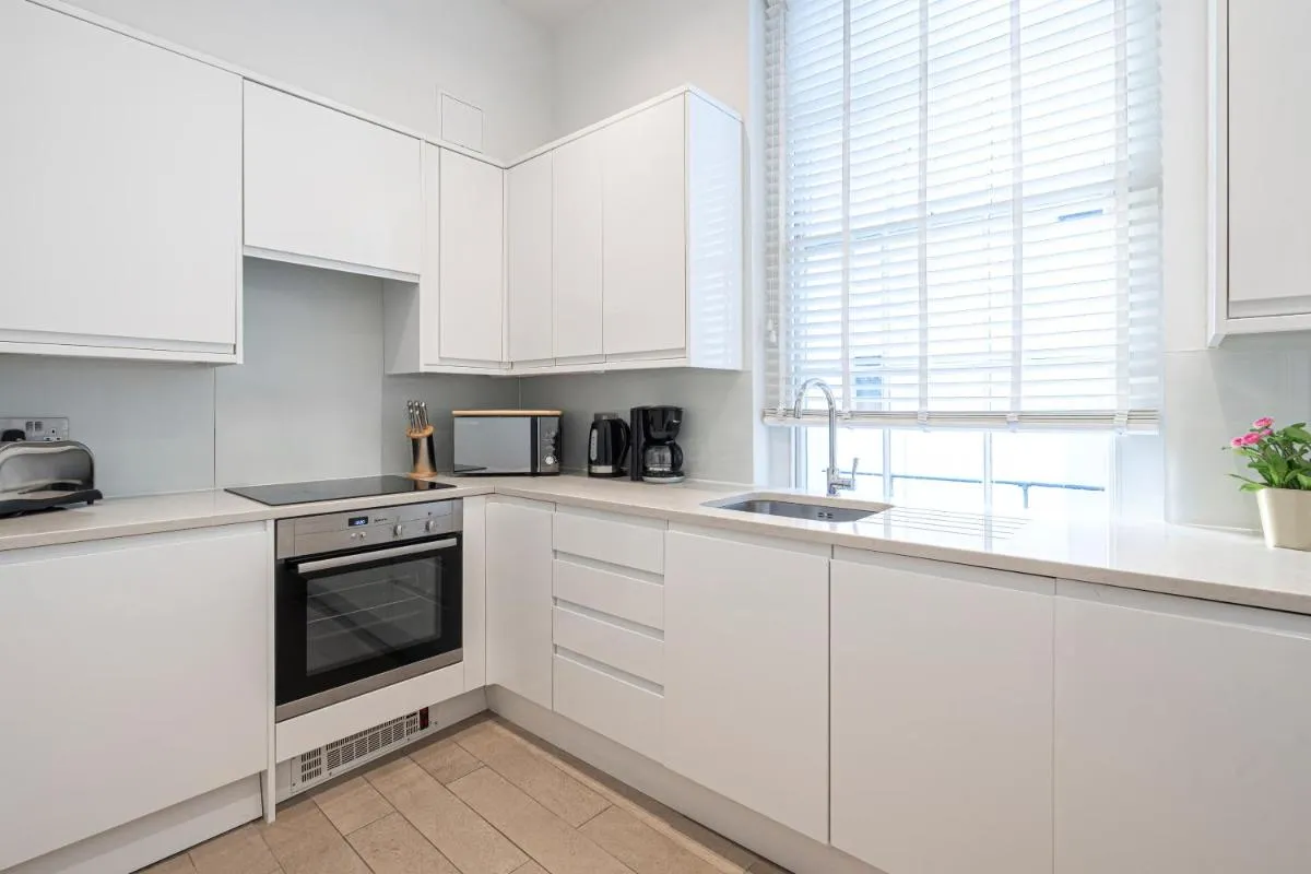 Image 4 of Euston Square Apartments
