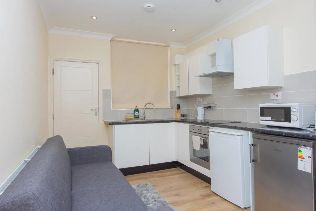 Image 4 of Evergreen Apartments- Flat 1, London