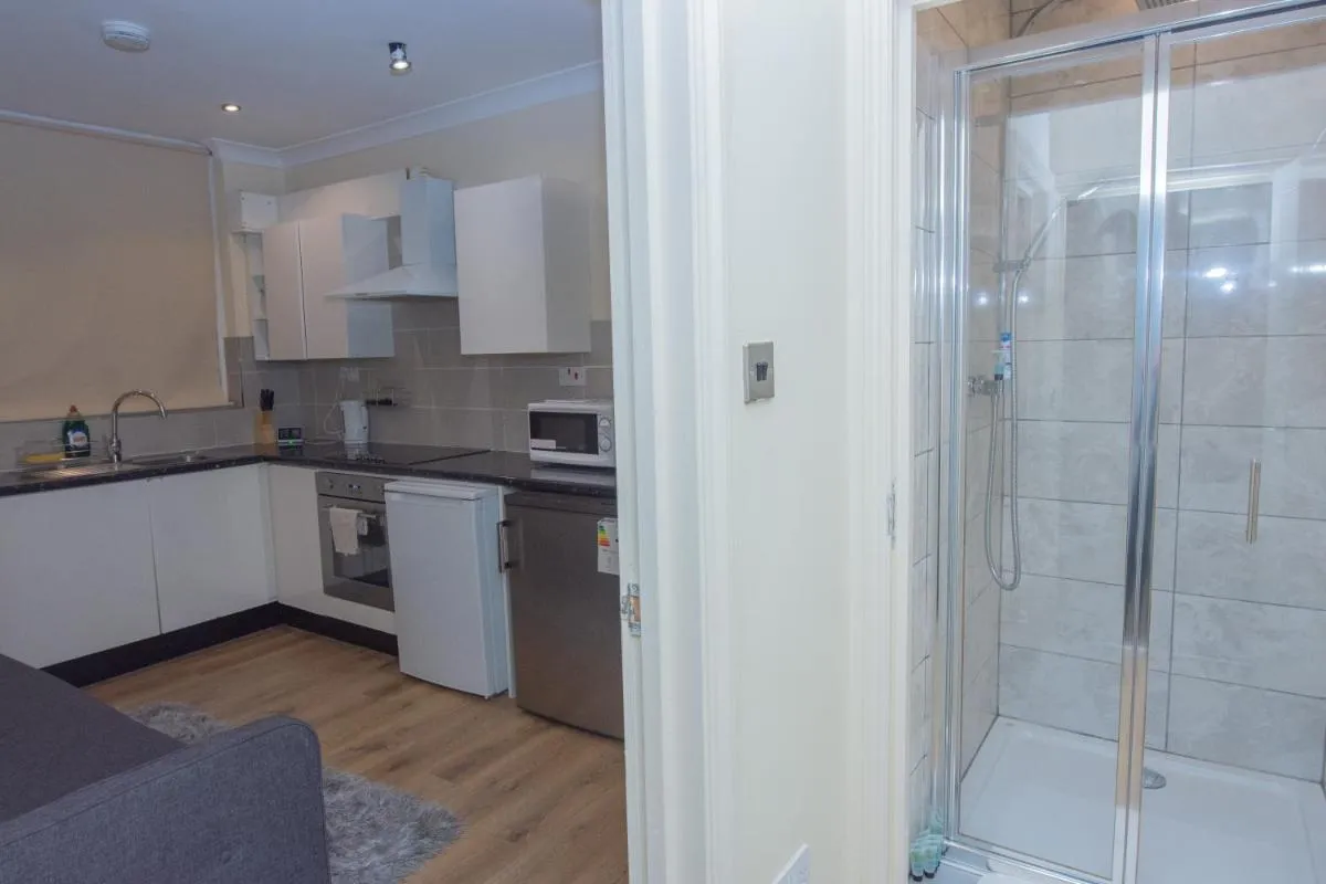 Image 3 of Evergreen Apartments- Flat 1, London