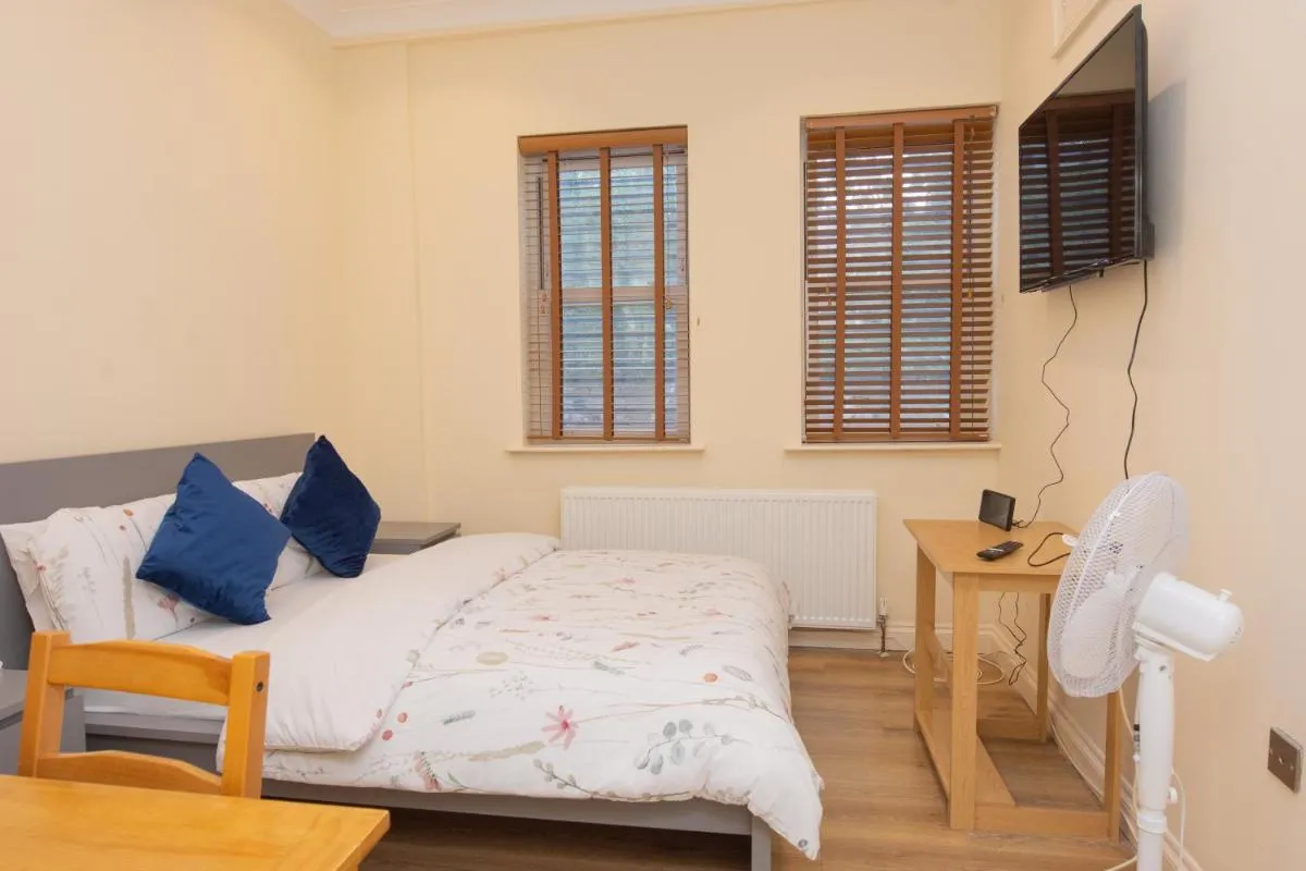 Image 5 of Evergreen Apartments- Flat 1, London