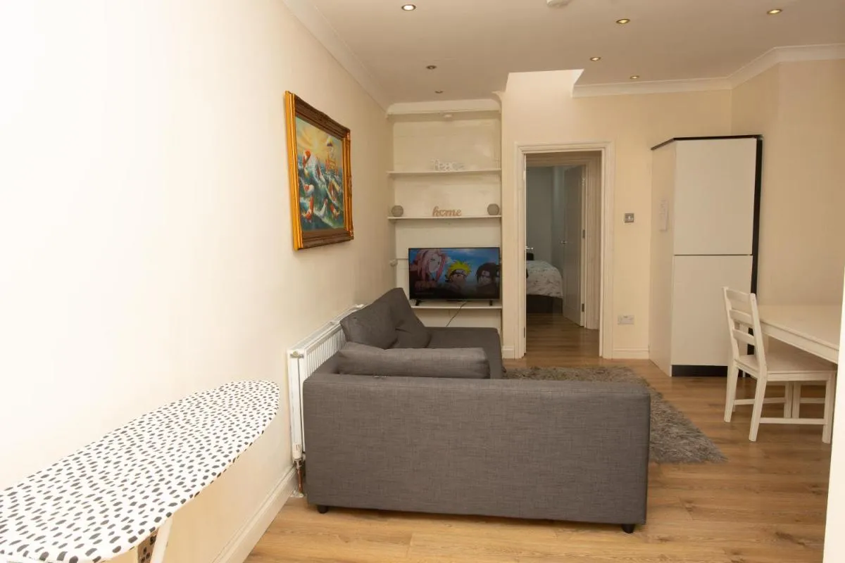 Image 5 of Evergreen Apartments- Flat 2