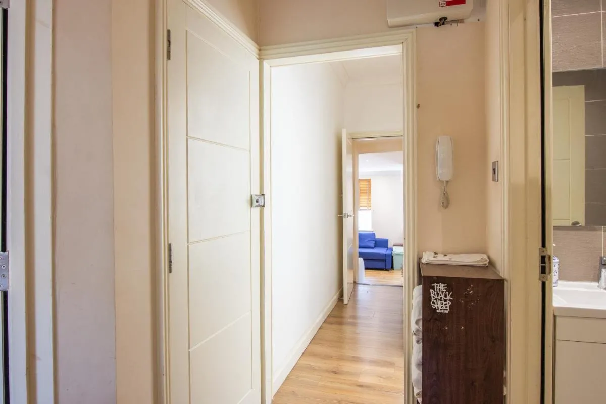 Image 3 of Evergreen Apartments, Flat 3, London