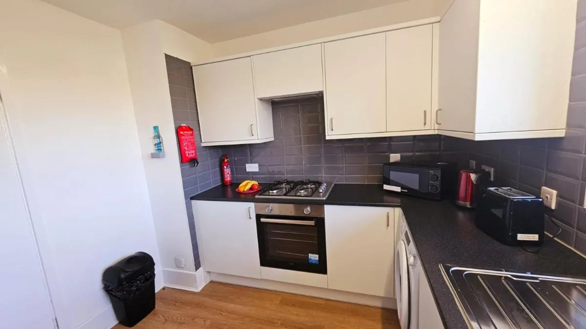 Image 5 of Excel O2 Stunning Large 3 bedroom Apartment with Balcony
