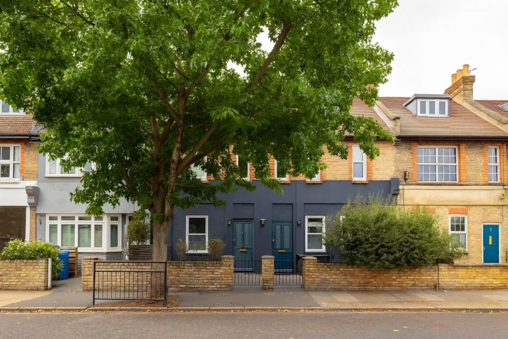 Image 1 of Exceptional 2 Bed Flat near Dulwich Park