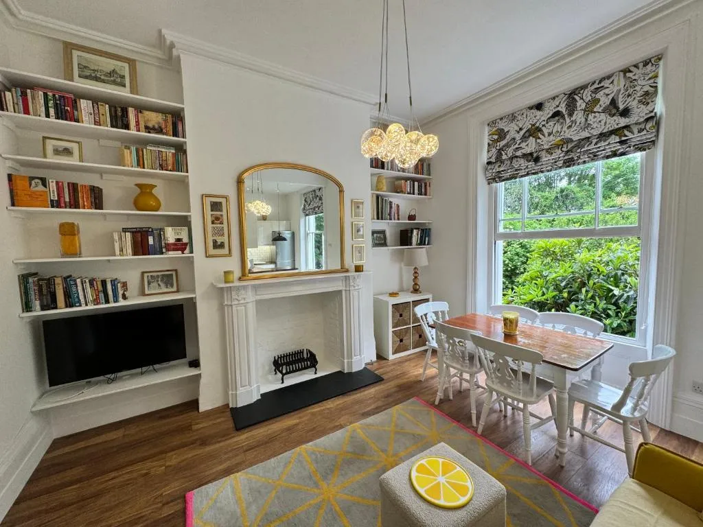 Image 1 of Exceptionally Large Newly-Refurbished 1-Bed Flat in Hither Green