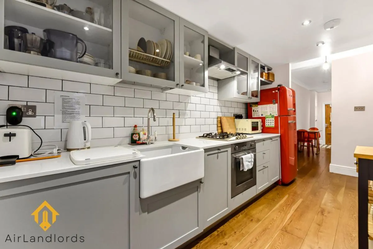 Image 4 of Exclusive 1 bedroom House in Hackney