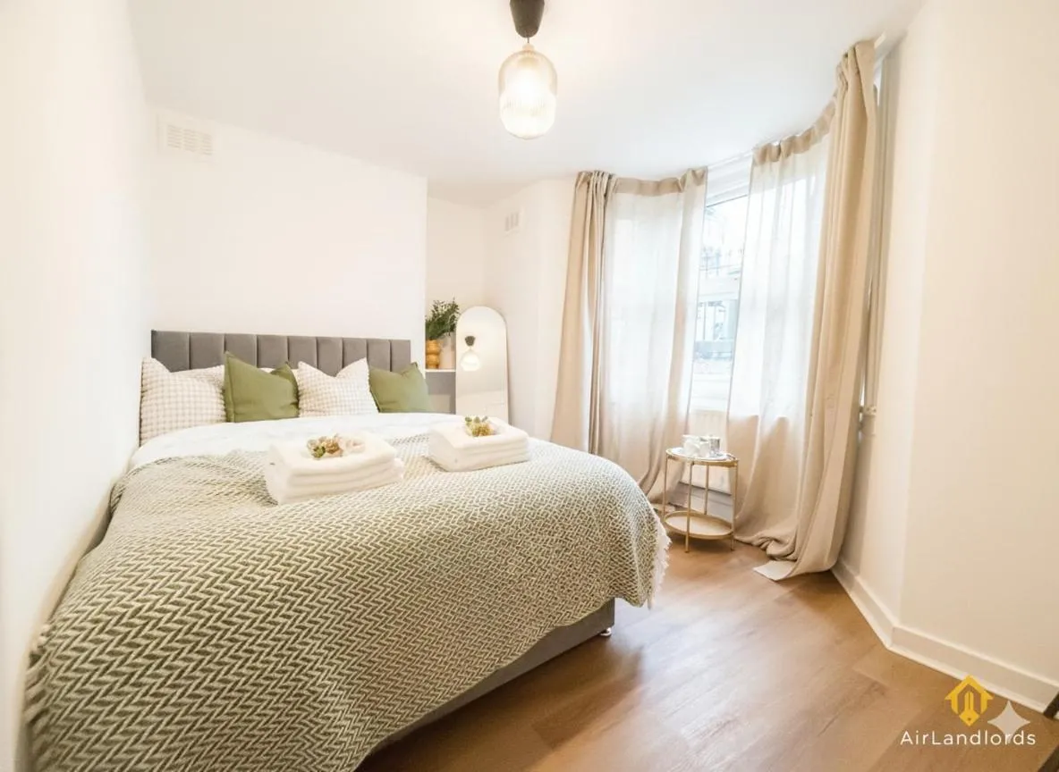 Image 5 of Exclusive 1 bedroom flat near Brixton Station!