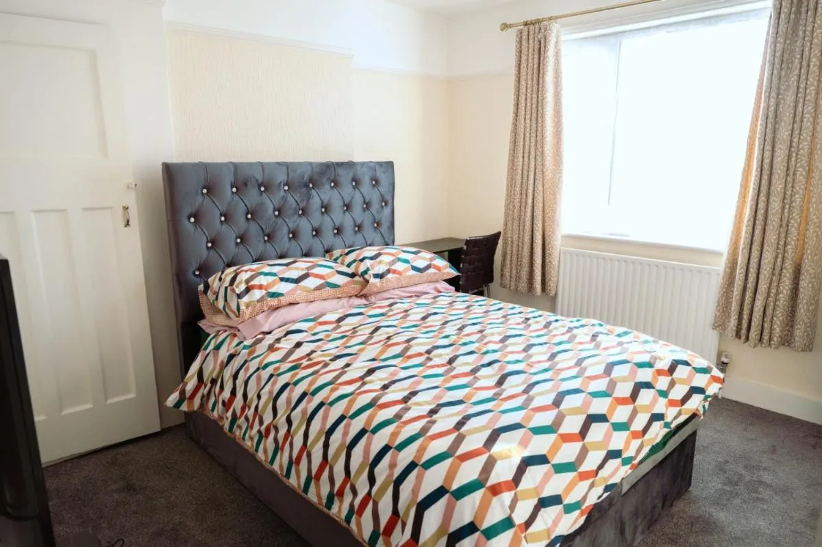 Image 3 of Exclusive 26 room