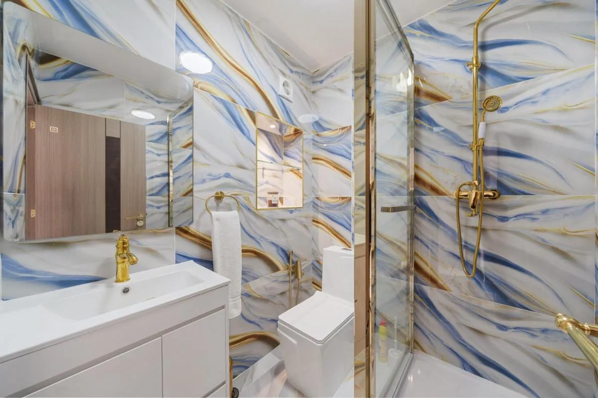 Image 3 of Exclusive 2-Bedroom Retreat in Iconic Mayfair H8