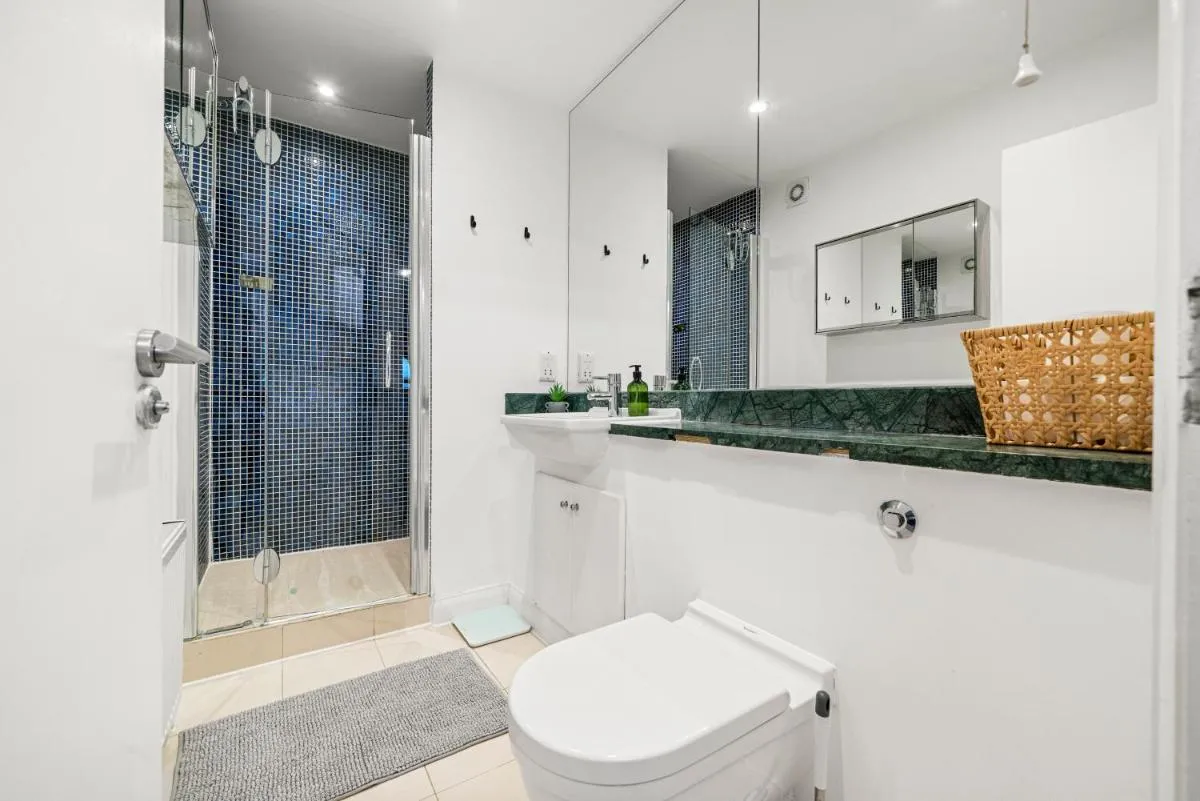 Image 3 of Exclusive & Comfortable Home by Old Street Station