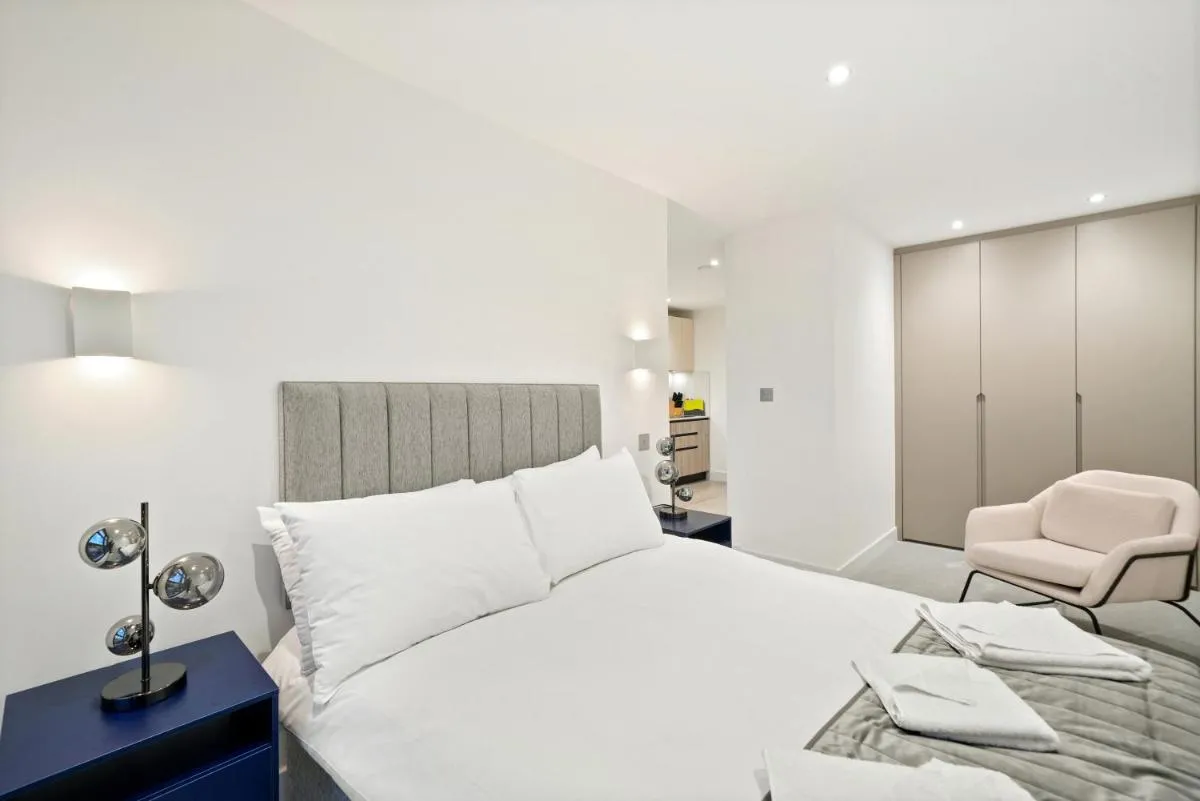 Image 2 of Executive 1 & 2 Bed Apartments in heart of London FREE WIFI by City Stay Aparts London