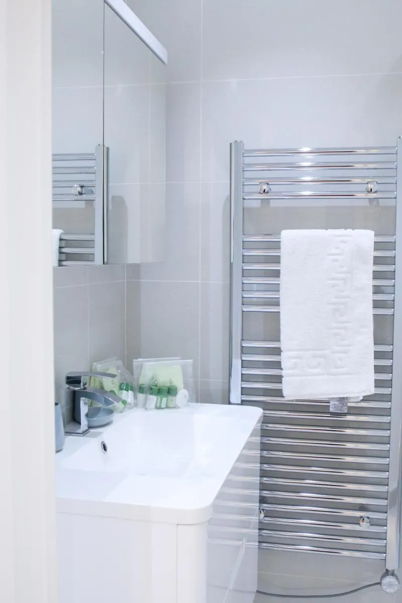 Image 4 of Executive Bright and Airy Studio Apartment in Sydenham