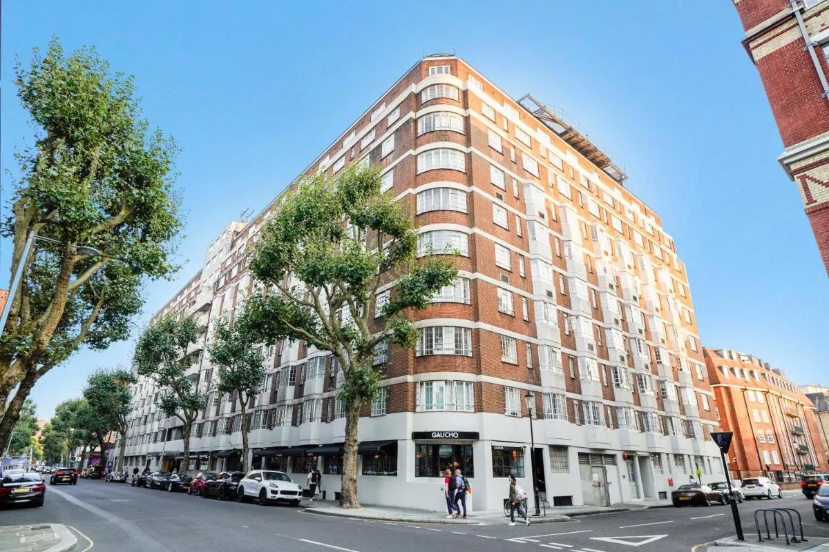 Image 3 of Executive Sloane Apartment 810