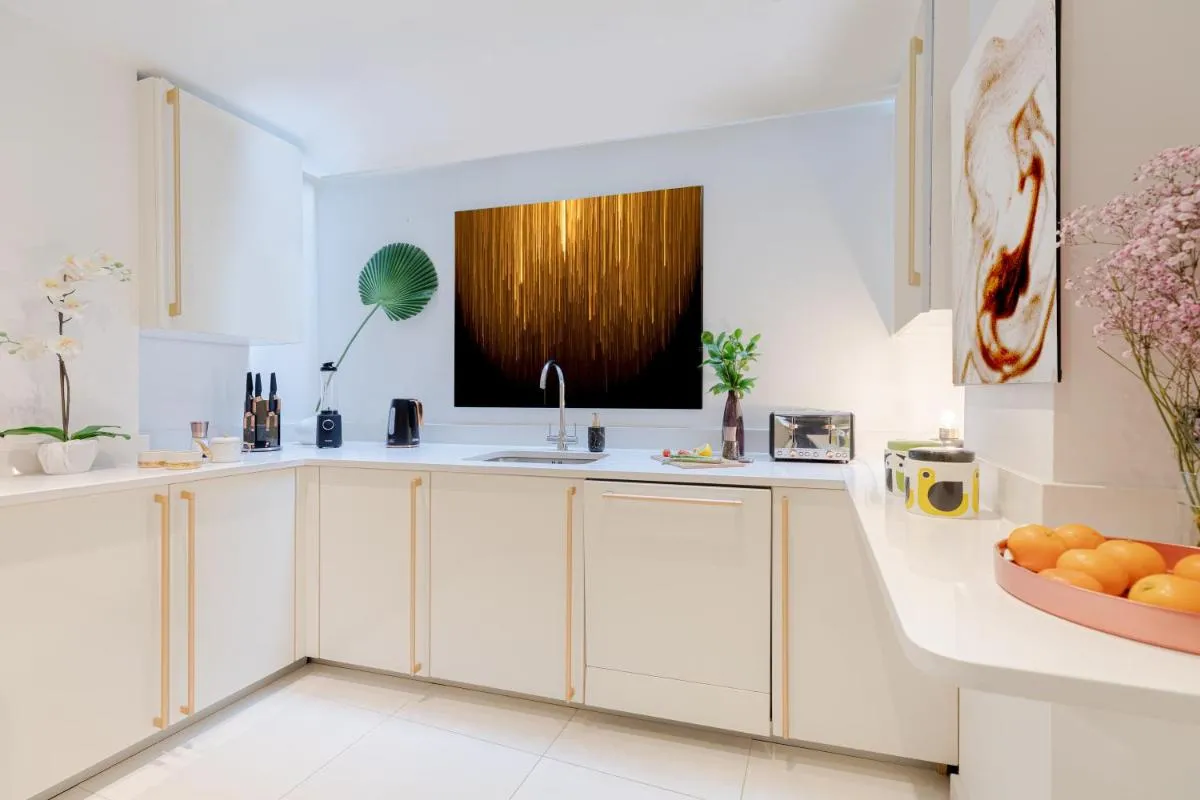 Image 2 of Explore the MOST EXQUISITE West-End from a Harrods FAMILY and COUPLE HOME