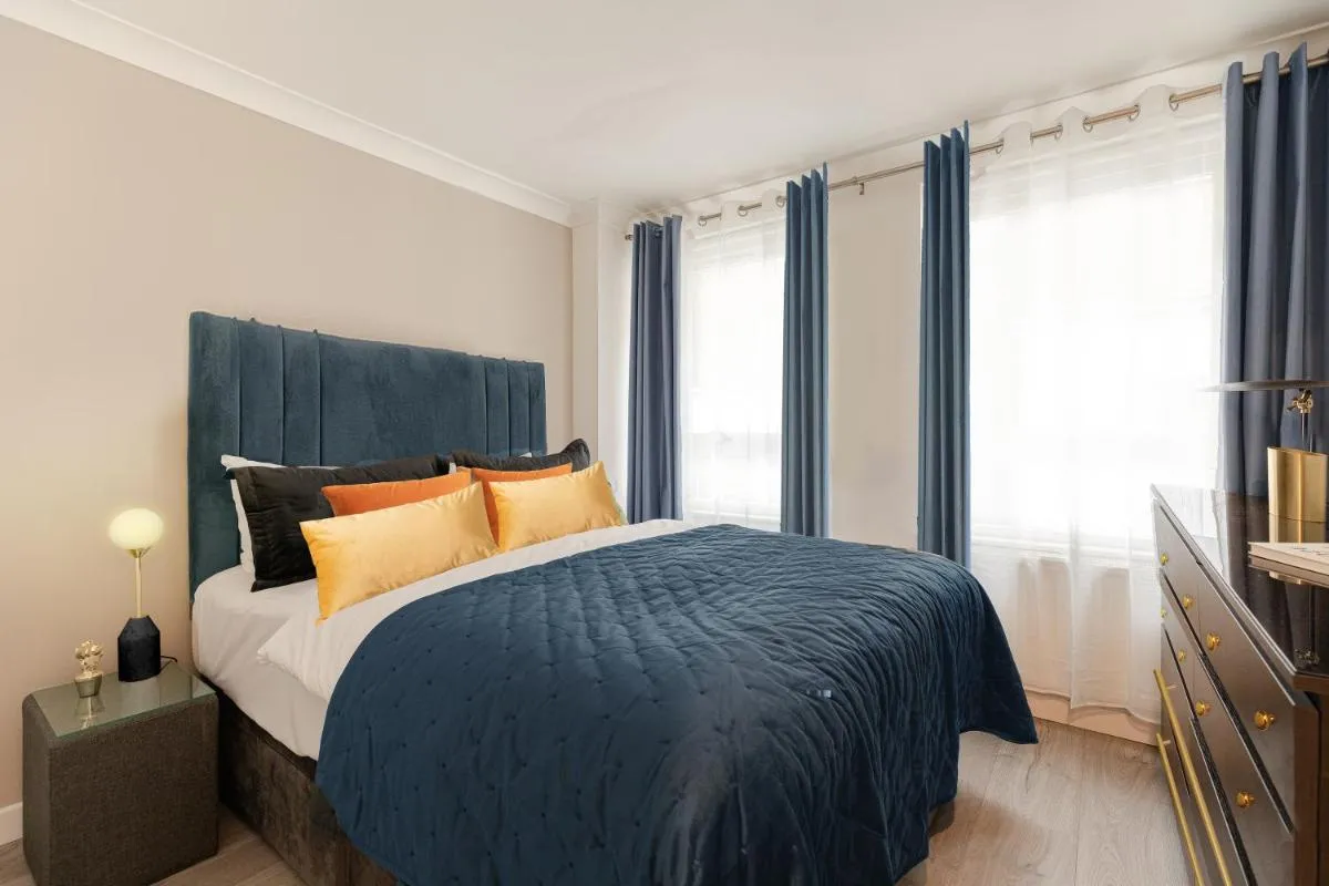 Image 4 of Explore the MOST EXQUISITE West-End from a Harrods FAMILY and COUPLE HOME