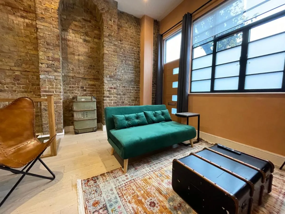 Image 4 of Exposed Brick Flat Finsbury Park