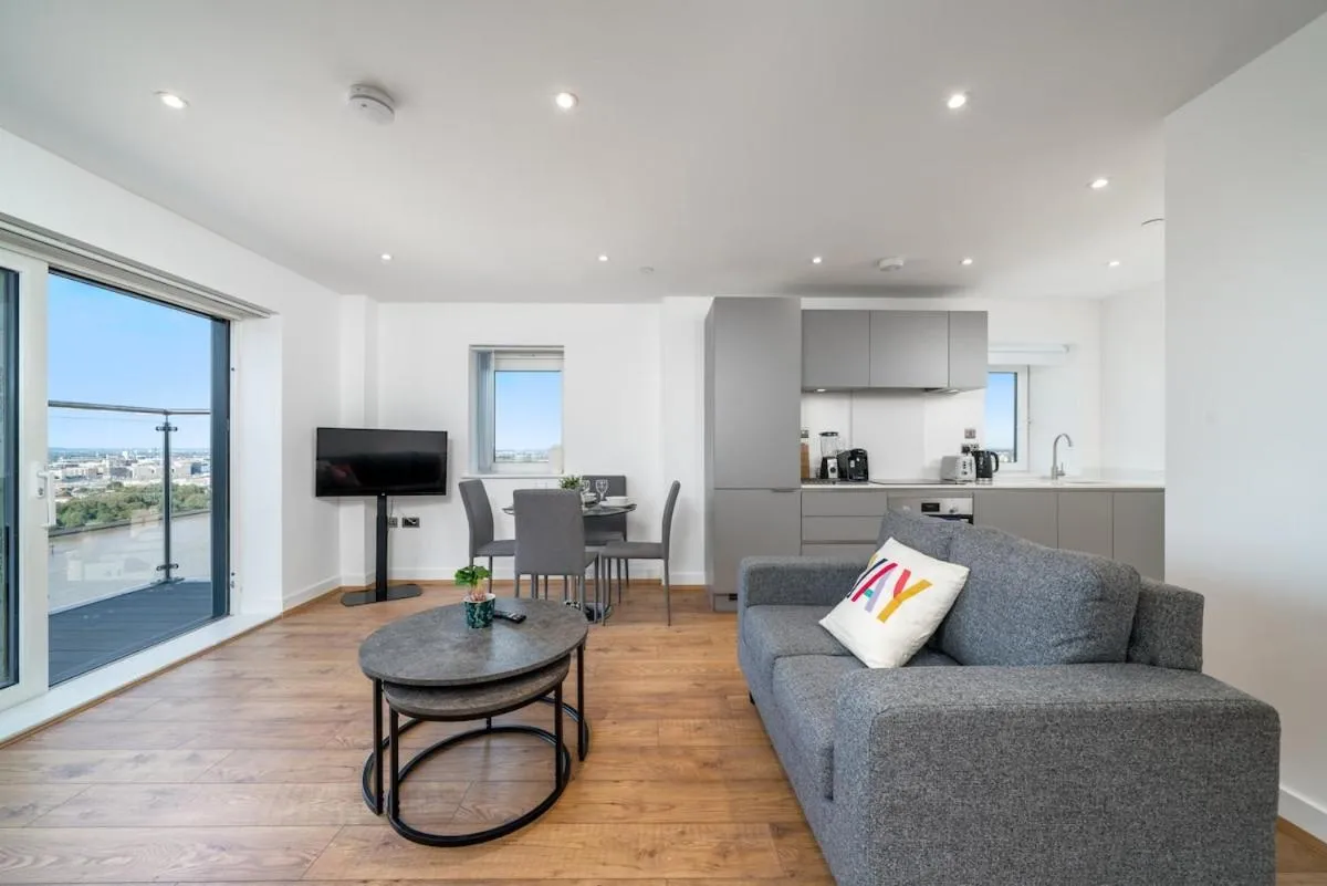 Image 5 of Exquisite 2bed Apt with Parking Near 02 Arena