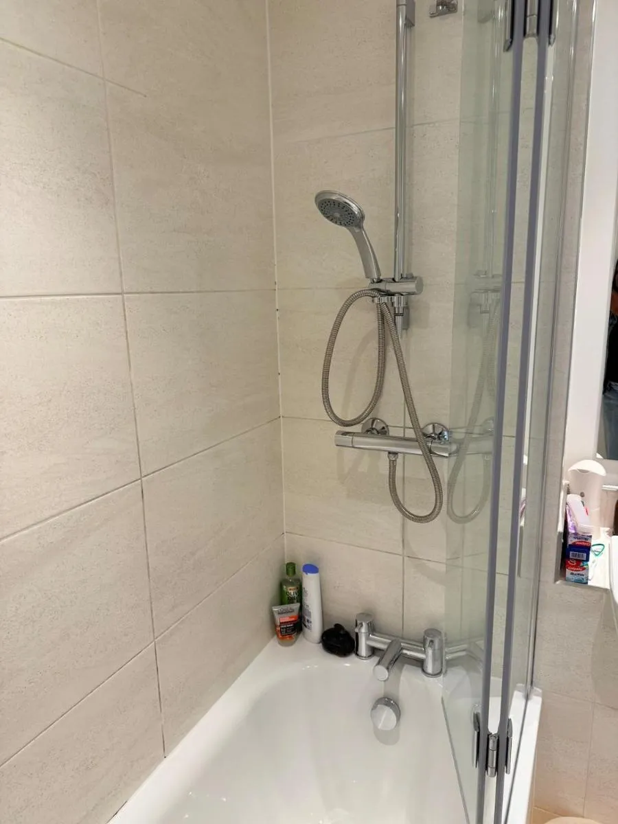 Image 4 of Exquisite Spacious 1 Bedroom Apartment-Colindale