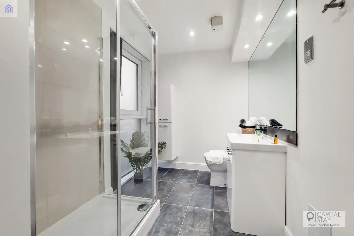 Image 3 of FREE PARKING – Stylish Three Bedroom Apartment by London ExCeL