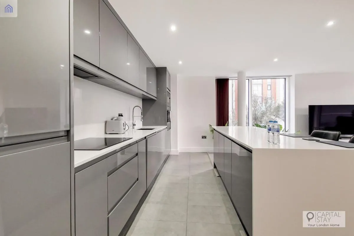 Image 4 of FREE PARKING – Stylish Three Bedroom Apartment by London ExCeL
