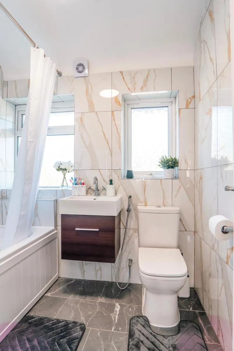 Image 5 of Family 4-Bed Wembley Stadium Home – Parking & Long Stays