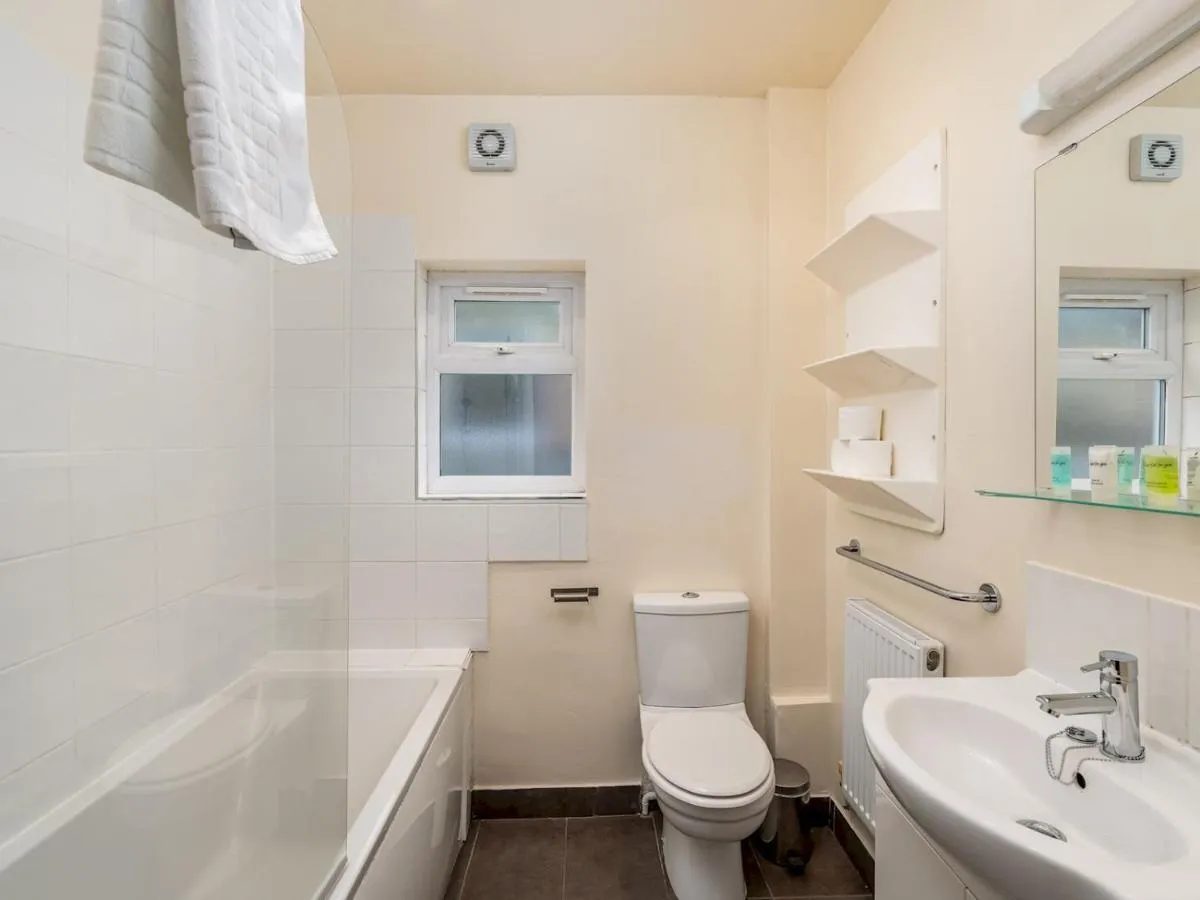 Image 3 of Family Friendly 3 Bed Home In Pinner Pets Welcome – Pass the Keys