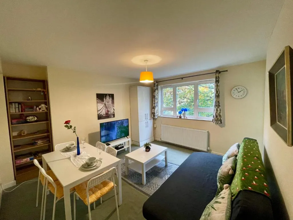 Image 1 of Family Friendly 3 Bedrooms Flat in Central London