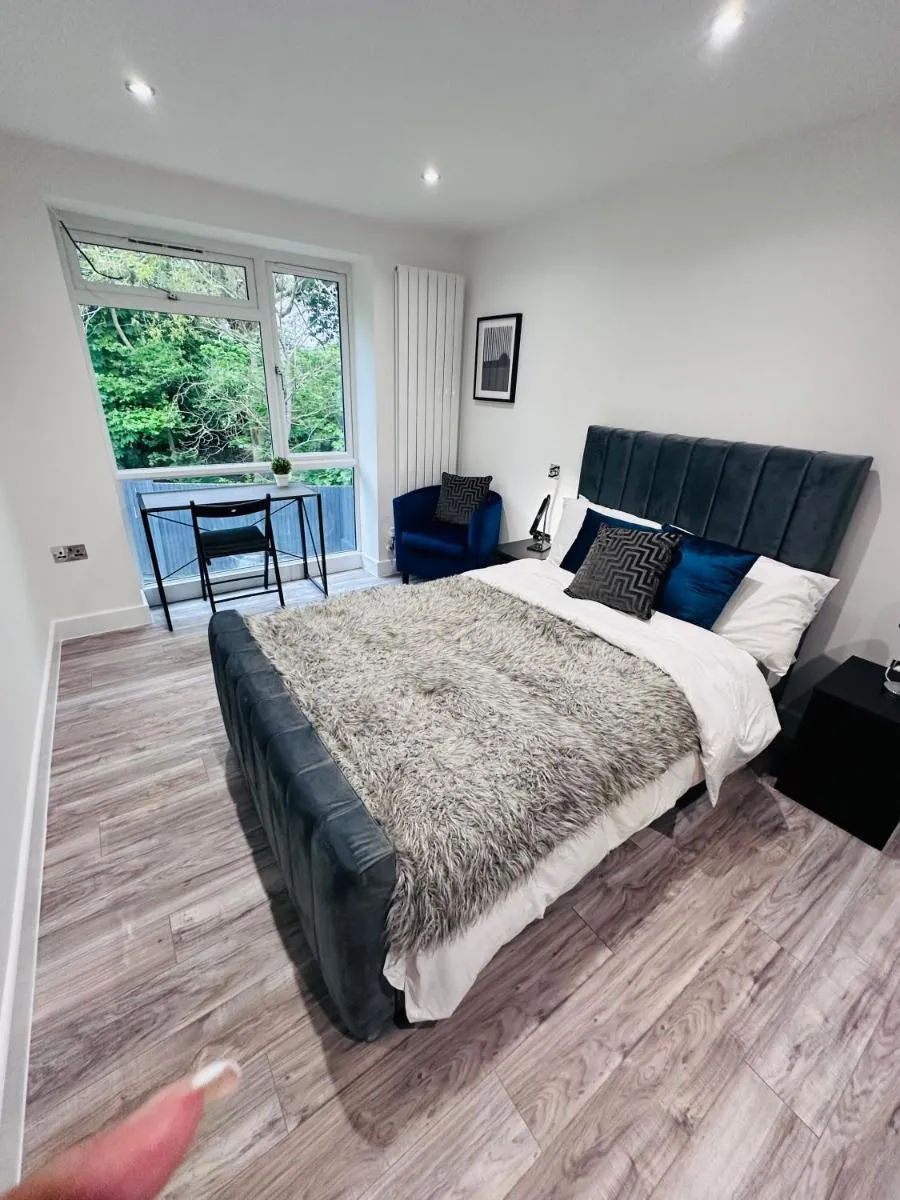Image 4 of Family Home-Sleeps 10, garden, free parking, fully air conditioned, 10 mins walk to tube station