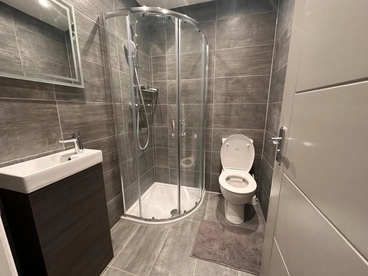 Image 2 of Family Home-Sleeps 10, garden, free parking, fully air conditioned, 10 mins walk to tube station