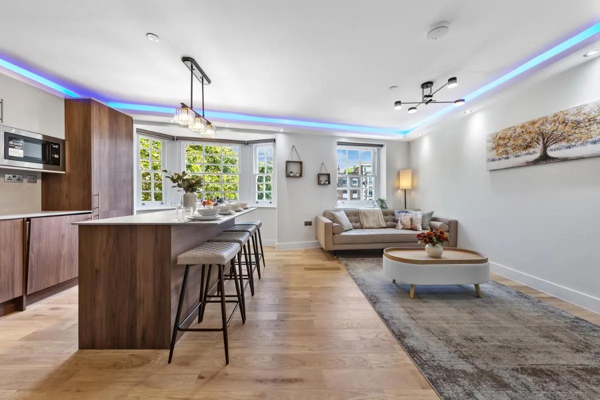 Image 4 of Family friendly 2BR Waterloo Apartment with Terrace walking distance to London Eye Big Ben and station